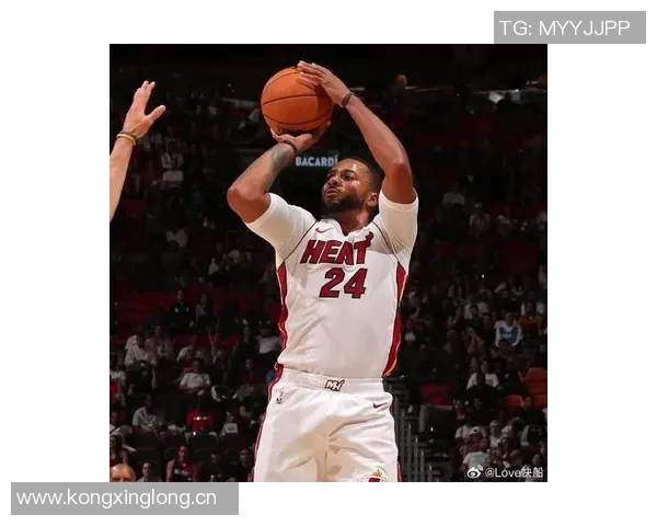 诺曼鲍威尔状态低迷14投仅4中贡献17分4篮板2抢断并有5次失误正负值为负8 诺曼鲍威尔状态低迷14投仅4中贡献17分4篮板2抢断并有5次失误正负值为负8