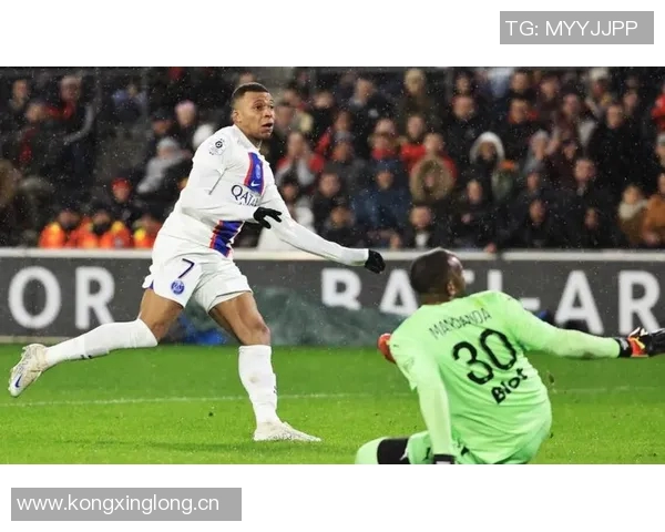 罗德里戈助攻姆巴佩单刀射门遗憾被门将扑出 罗德里戈助攻姆巴佩单刀射门遗憾被门将扑出