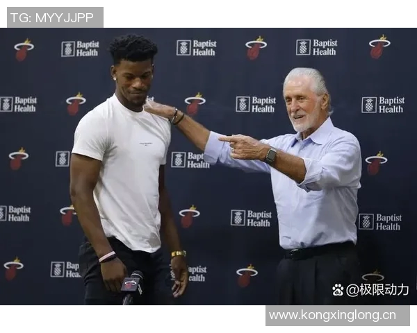 科尔谈季前赛失误问题期待巴特勒回归后球队表现提升 科尔谈季前赛失误问题期待巴特勒回归后球队表现提升