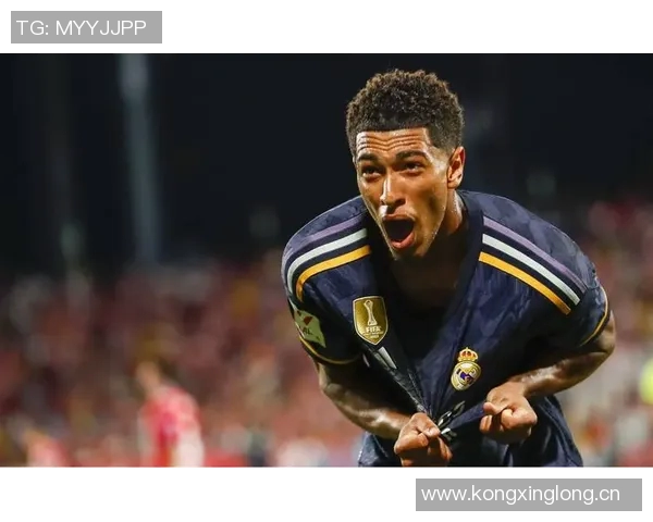 贝林厄姆父母看球无交流引猜测父亲疑似有外遇导致婚姻危机