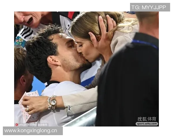 小吧社交秀精彩纷呈亚马尔与女友甜蜜互动胡梅尔斯女友惊艳亮相