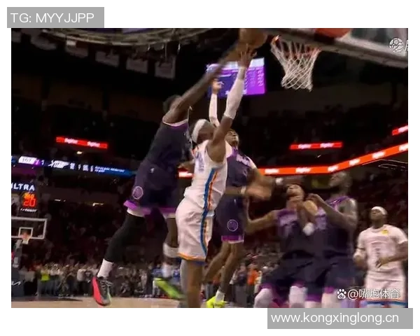 爱德华兹首节表现抢眼9投4中砍下12分并贡献前场板与防守数据