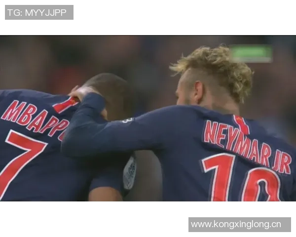 姆巴佩阿拉巴第76分钟替补登场引发全场欢呼那个男人终于来了