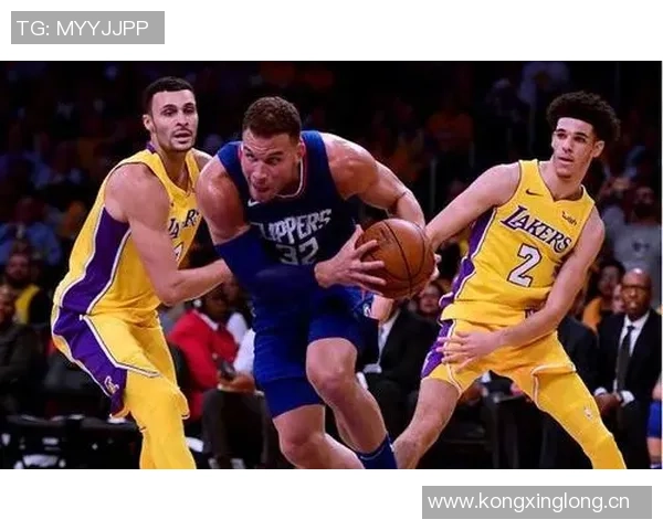 贝弗利称WNBA球队可胜NBA替补球哥自信表示九年级时就能轻松击败WNBA 贝弗利称WNBA球队可胜NBA替补球哥自信表示九年级时就能轻松击败WNBA